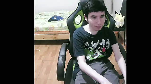 Snapshot of Twink_martinboy chatting on 01.23.25 Twink martinboy online show from 01.23.25