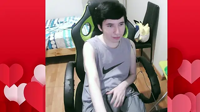 Snapshot of Twink_martinboy chatting on 03.23.25 Twink martinboy online show from 03.23.25