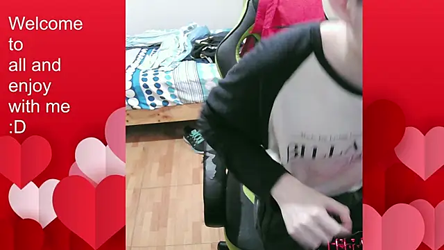 Snapshot of Twink_martinboy chatting on 10.04.25 Twink martinboy online show from 10.04.25