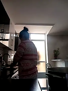 Snapshot of Juanamd1 chatting on 12.29.24 Juanamd1 online show from 12.29.24