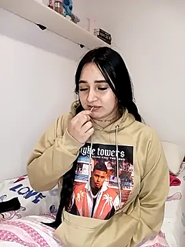 Snapshot of Juanamd1 chatting on 02.25.25 Juanamd1 online show from 02.25.25