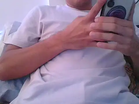 Snapshot of Juan2323hot chatting on 10.10.25 Juan2323hot online show from 10.10.25