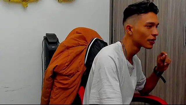 Snapshot of TommyGun_22 chatting on 12.22.24 TommyGun 22 online show from 12.22.24