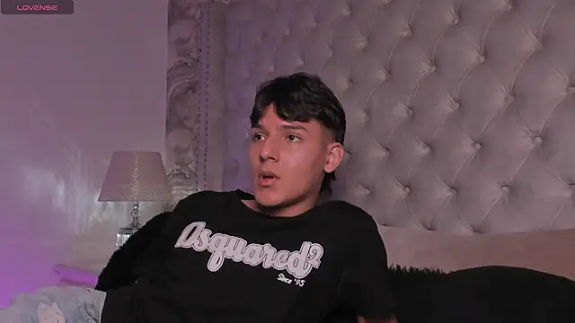 Snapshot of Kev_jenner chatting on 03.19.25 Kev jenner online show from 03.19.25