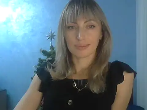 Snapshot of EffectMaya chatting on 12.13.24 EffectMaya online show from 12.13.24