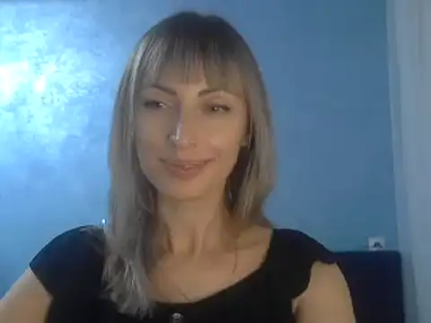 Snapshot of EffectMaya chatting on 12.22.24 EffectMaya online show from 12.22.24