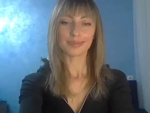 Snapshot of EffectMaya chatting on 01.04.25 EffectMaya online show from 01.04.25