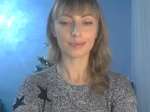 Snapshot of EffectMaya chatting on 01.08.25 EffectMaya online show from 01.08.25