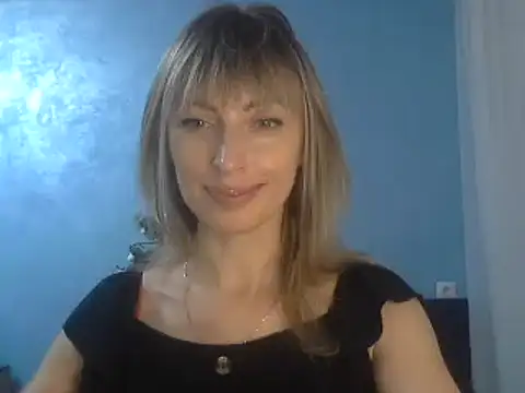 Snapshot of EffectMaya chatting on 01.10.25 EffectMaya online show from 01.10.25