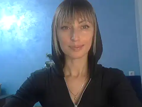 Snapshot of EffectMaya chatting on 01.13.25 EffectMaya online show from 01.13.25