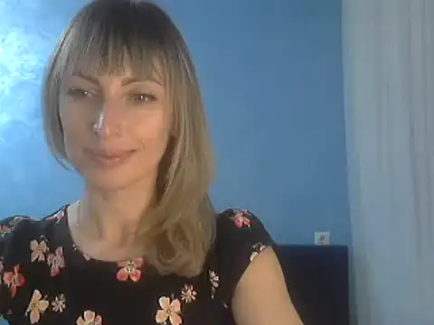 Snapshot of EffectMaya chatting on 01.18.25 EffectMaya online show from 01.18.25