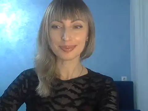 Snapshot of EffectMaya chatting on 01.19.25 EffectMaya online show from 01.19.25