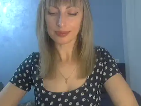 Snapshot of EffectMaya chatting on 01.23.25 EffectMaya online show from 01.23.25