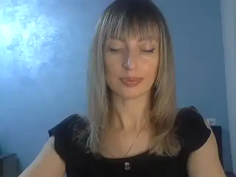 Snapshot of EffectMaya chatting on 01.29.25 EffectMaya online show from 01.29.25