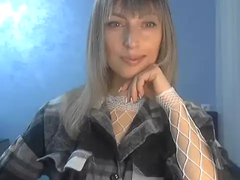 Snapshot of EffectMaya chatting on 02.08.25 EffectMaya online show from 02.08.25