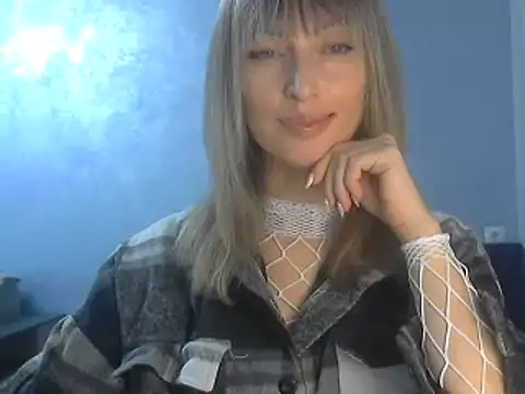 Snapshot of EffectMaya chatting on 02.08.25 EffectMaya online show from 02.08.25