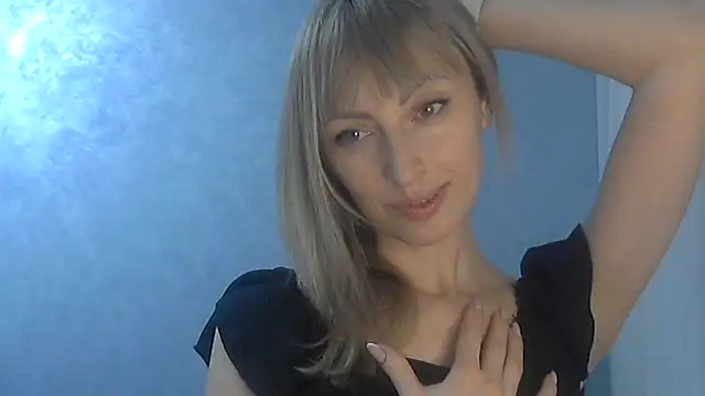 Snapshot of EffectMaya chatting on 03.02.25 EffectMaya online show from 03.02.25