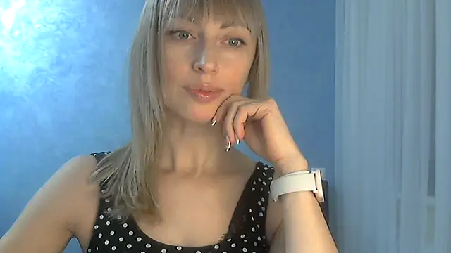 Snapshot of EffectMaya chatting on 03.05.25 EffectMaya online show from 03.05.25