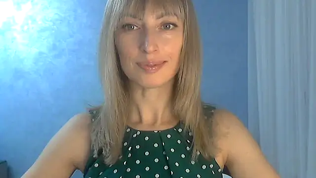 Snapshot of EffectMaya chatting on 03.09.25 EffectMaya online show from 03.09.25