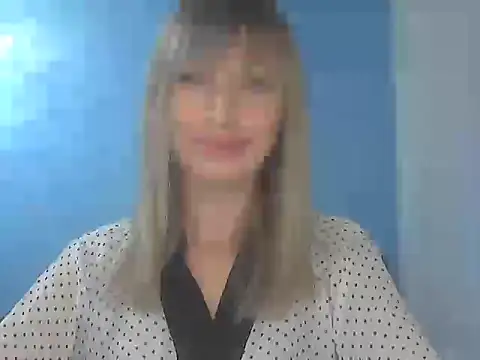 Snapshot of EffectMaya chatting on 09.16.25 EffectMaya online show from 09.16.25