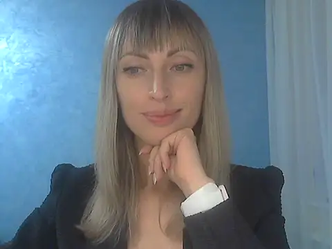 Snapshot of EffectMaya chatting on 09.19.25 EffectMaya online show from 09.19.25