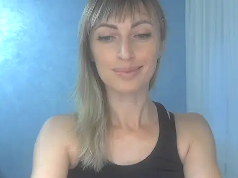 Snapshot of EffectMaya chatting on 09.23.25 EffectMaya online show from 09.23.25