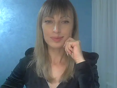 Snapshot of EffectMaya chatting on 10.08.25 EffectMaya online show from 10.08.25