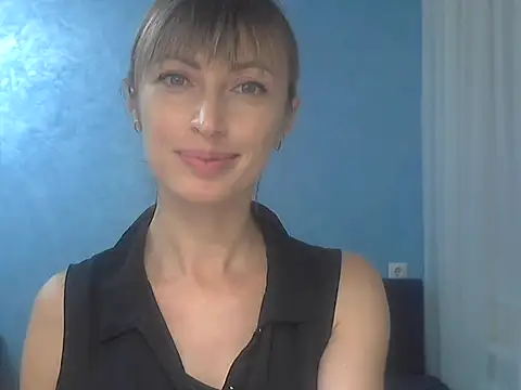 Snapshot of EffectMaya chatting on 10.09.25 EffectMaya online show from 10.09.25