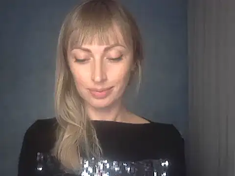 Snapshot of EffectMaya chatting on 10.20.25 EffectMaya online show from 10.20.25