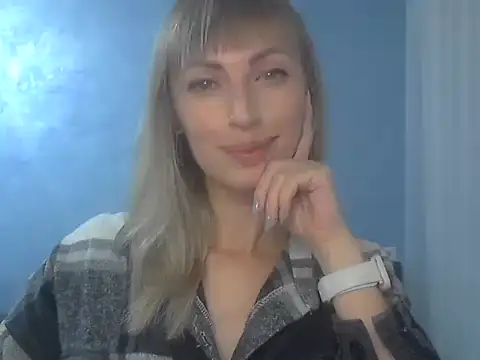 Snapshot of EffectMaya chatting on 10.22.25 EffectMaya online show from 10.22.25