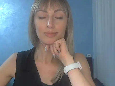 Snapshot of EffectMaya chatting on 10.25.25 EffectMaya online show from 10.25.25