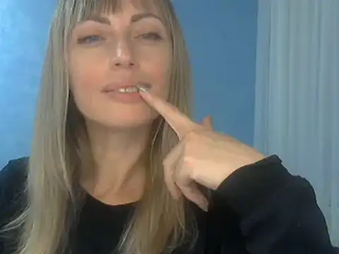 Snapshot of EffectMaya chatting on 11.03.25 EffectMaya online show from 11.03.25