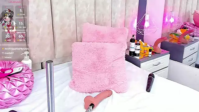 Snapshot of ShanelWest chatting on 12.19.24 ShanelWest online show from 12.19.24