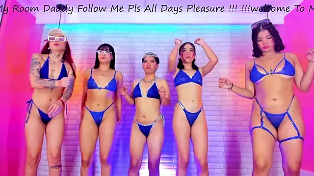 Snapshot of GIRLS_DIRTY_XTREME chatting on 01.15.25 GIRLS DIRTY XTREME online show from 01.15.25