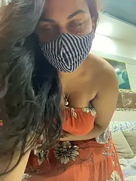 Snapshot of HaaniKaur chatting on 01.08.25 HaaniKaur online show from 01.08.25