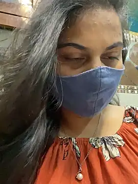 Snapshot of HaaniKaur chatting on 01.11.25 HaaniKaur online show from 01.11.25