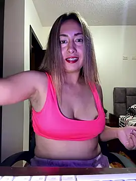 Snapshot of xLadyScarlettx chatting on 12.07.24 xLadyScarlettx online show from 12.07.24