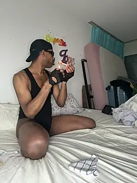 Snapshot of esteraulxxx chatting on 12.16.24 esteraulxxx online show from 12.16.24