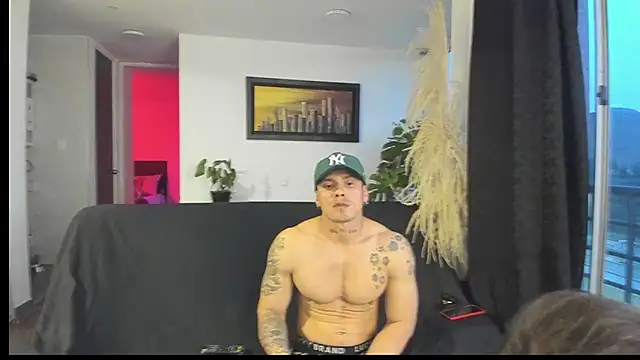 Snapshot of MARCELOANDLUCIAN chatting on 09.23.25 MARCELOANDLUCIAN online show from 09.23.25