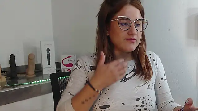 Snapshot of luna_palmerau chatting on 01.18.25 luna palmerau online show from 01.18.25