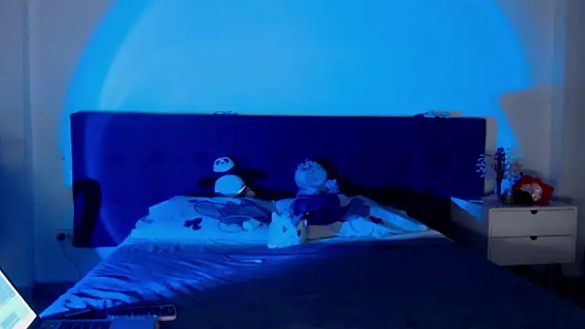 Snapshot of luna_palmerau chatting on 10.23.25 luna palmerau online show from 10.23.25