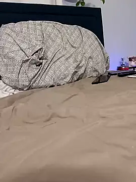 Snapshot of Localboi3 chatting on 12.30.24 Localboi3 online show from 12.30.24