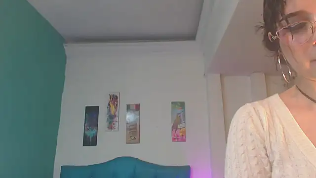 Snapshot of Cinthya-Gomez6 chatting on 03.11.25 Cinthya-Gomez6 online show from 03.11.25