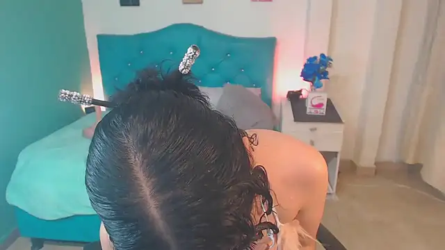 Snapshot of Cinthya-Gomez6 chatting on 03.14.25 Cinthya-Gomez6 online show from 03.14.25