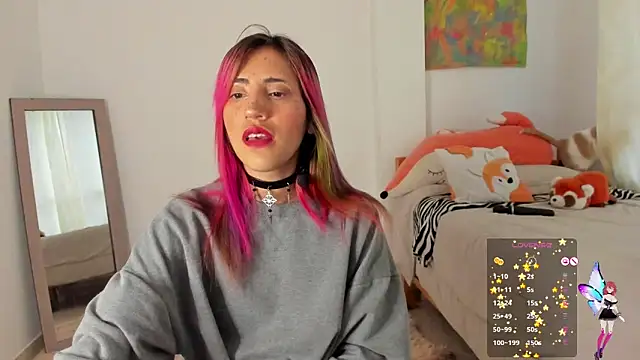 Snapshot of linnie_ chatting on 01.26.25 linnie  online show from 01.26.25