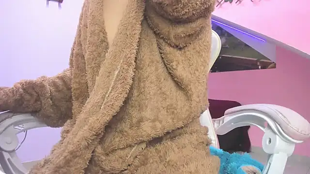 Snapshot of meribeth303av chatting on 12.10.24 meribeth303av online show from 12.10.24