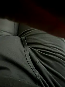 Snapshot of Big-dick_1 chatting on 10.28.25 Big-dick 1 online show from 10.28.25