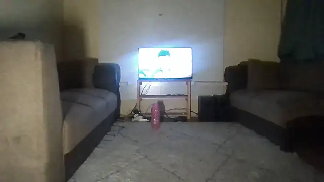 Snapshot of SmallGoodNutts chatting on 09.11.25 SmallGoodNutts online show from 09.11.25