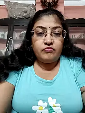 Snapshot of LAVERNIYA_ chatting on 12.18.24 LAVERNIYA  online show from 12.18.24