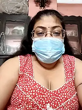 Snapshot of LAVERNIYA_ chatting on 12.24.24 LAVERNIYA  online show from 12.24.24